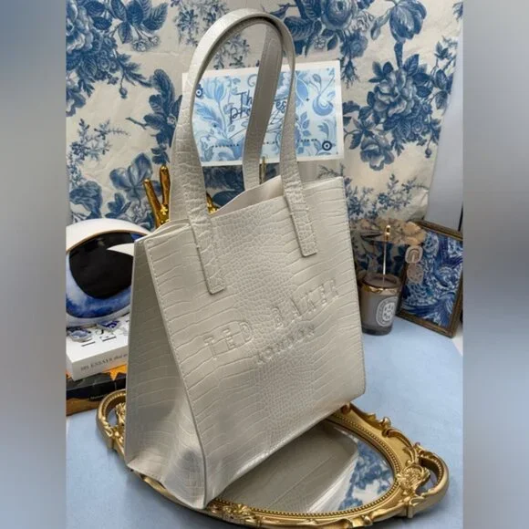 🆕 TED BAKER 🧿 NWOT REPTCON White Croc-Embossed Small Icon Tote Bag - Picture 3 of 15